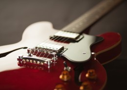 流行的电子吉他局部图片