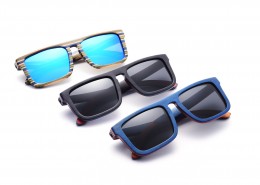 摆放整齐的太阳镜图片