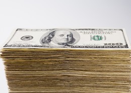 成捆成沓的货币钞票图片