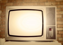 客厅里的电视机图片