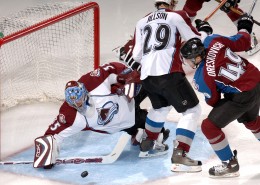 激烈的冰球比赛图片大全