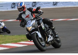 摩托车比赛图片