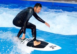 炫酷的海上冲浪图片大全