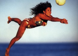 沙滩排球运动图片