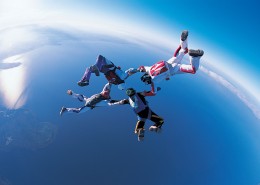 高空跳伞图片