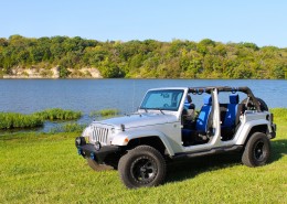 牧马人吉普车图片