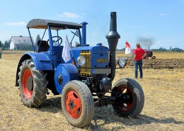 拖拉机高清图片