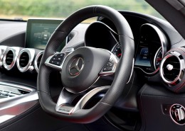 汽车的方向盘图片