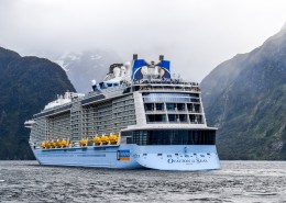 正在航行的轮船图片大全