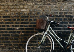 停放在路边的单车图片大全