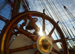 圆圆的航海舵图片大全