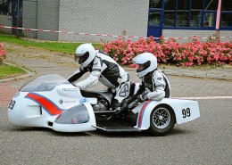 侧三轮摩托车赛车图片