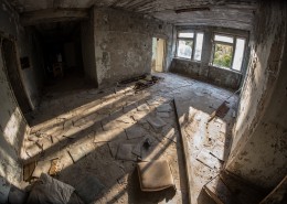 废弃的破旧房屋图片