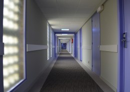 干净整洁的走廊图片