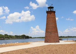 高高耸立的灯塔图片