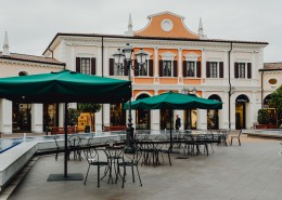 欧式建筑的街角图片