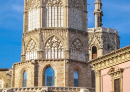 神圣庄严的教堂图片