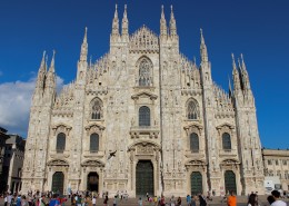 神秘肃静的教堂图片