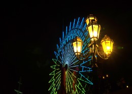 大型娱乐设施摩天轮图片