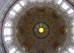 教堂的拱顶图片