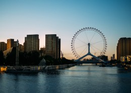 游乐场图 巨大的摩天轮图片