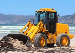 正在施工作业的挖掘机图片