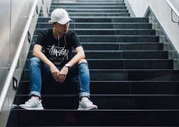 宽敞的楼梯图片