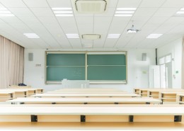 宽敞的教室图片