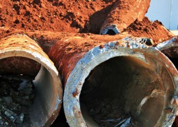 废旧金属管图片大全