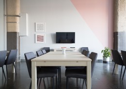 简约风格的会议室图片