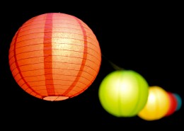 多彩的纸灯笼图片