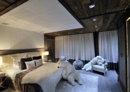 豪华卧室双人床图片