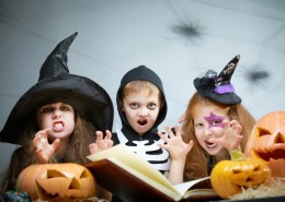 扮成万圣节鬼怪的儿童图片大全