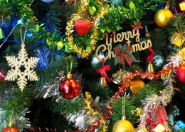 喜庆的圣诞树图片