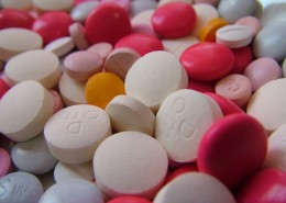 形状各异的药片素材图片