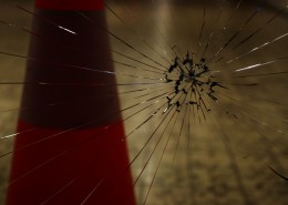 破碎的玻璃背景图片