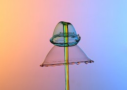 水滴喷撞伞型水花图片