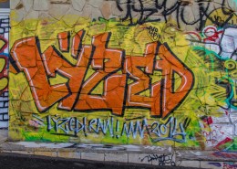 墙上的多彩涂鸦图片大全