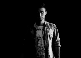 男士暗调摄影图片