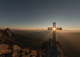 富有宗教气息的十字架图片