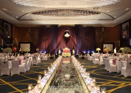 大型婚宴餐厅布置图片