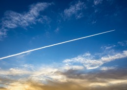 辽无边际的蓝天白云图片