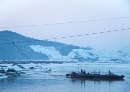 清澈的湖泊的图片