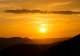 太阳的东升西落图片