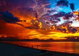 绚丽多彩的天边火烧云图片