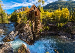 河边木屋景色图片