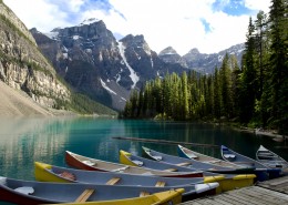 山水湖泊景色图片