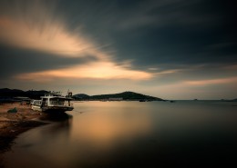 宁静的海湾风景图片