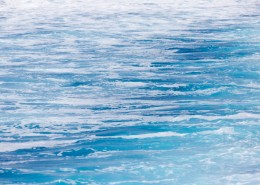 清澈的海水图片