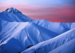 冬季雪山风景图片